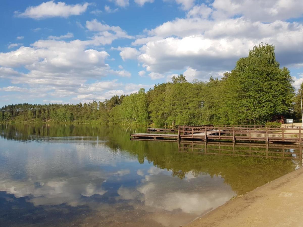 Chata Nad Rzeka Lipusz Exteriör bild